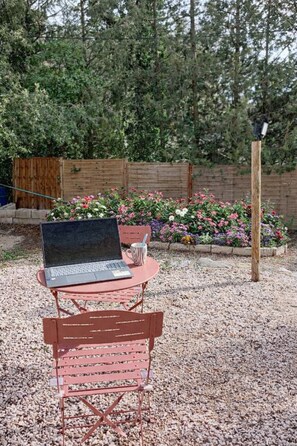 Property grounds - Chambre d'hôtes, in the heart of the Var, the ideal refuge for a peaceful, sunny stay (Besse-sur-Issole)