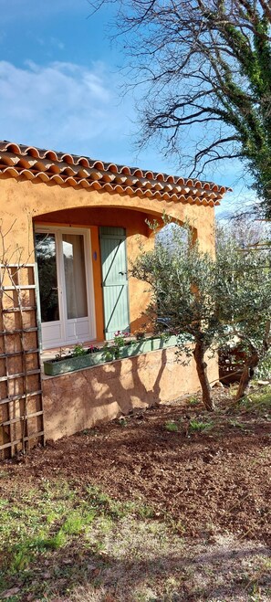 Exterior detail - Chambre d'hôtes, in the heart of the Var, the ideal refuge for a peaceful, sunny stay (Besse-sur-Issole)