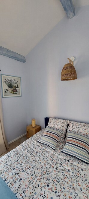 Room - Chambre d'hôtes, in the heart of the Var, the ideal refuge for a peaceful, sunny stay (Besse-sur-Issole)
