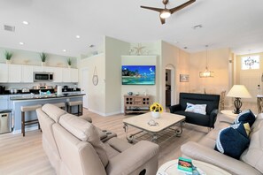Living area - Four Bed Pool/Spa Home in Windsor Palms Resort (Kissimmee)