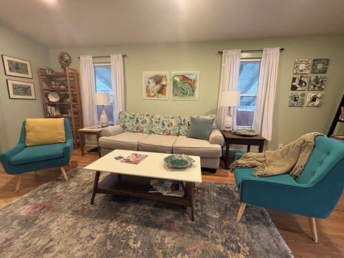 Dixie Street Artist Retreat | 2 BR, 1 Bath Apt Near B-Line & Downtown