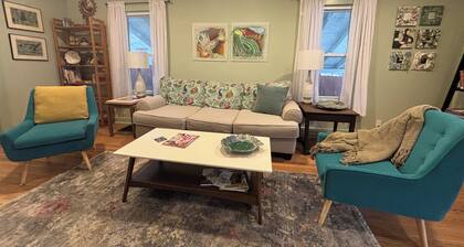 Dixie Street Artist Retreat | 2 BR, 1 Bath Apt Near B-Line & Downtown