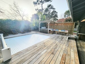 Terrace/patio - Pool and spa villa by the lake (Sanguinet)