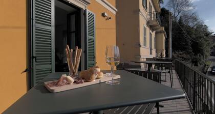 Lavanda - Modern apartment in a 19th-century villa. 5 minutes from the station