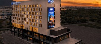 Holiday Inn Express And Suites Monterrey Sendero