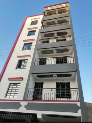 Exterior - Serene studio in  Donholm, Bee center, Nairobi perfect for your city getaway (Donholm)