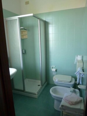 Double Room, Balcony | Bathroom - Hotel Firenze (Bibione)