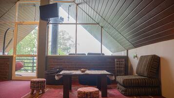 Phòng Suite, ban công, quang cảnh núi | Nội thất