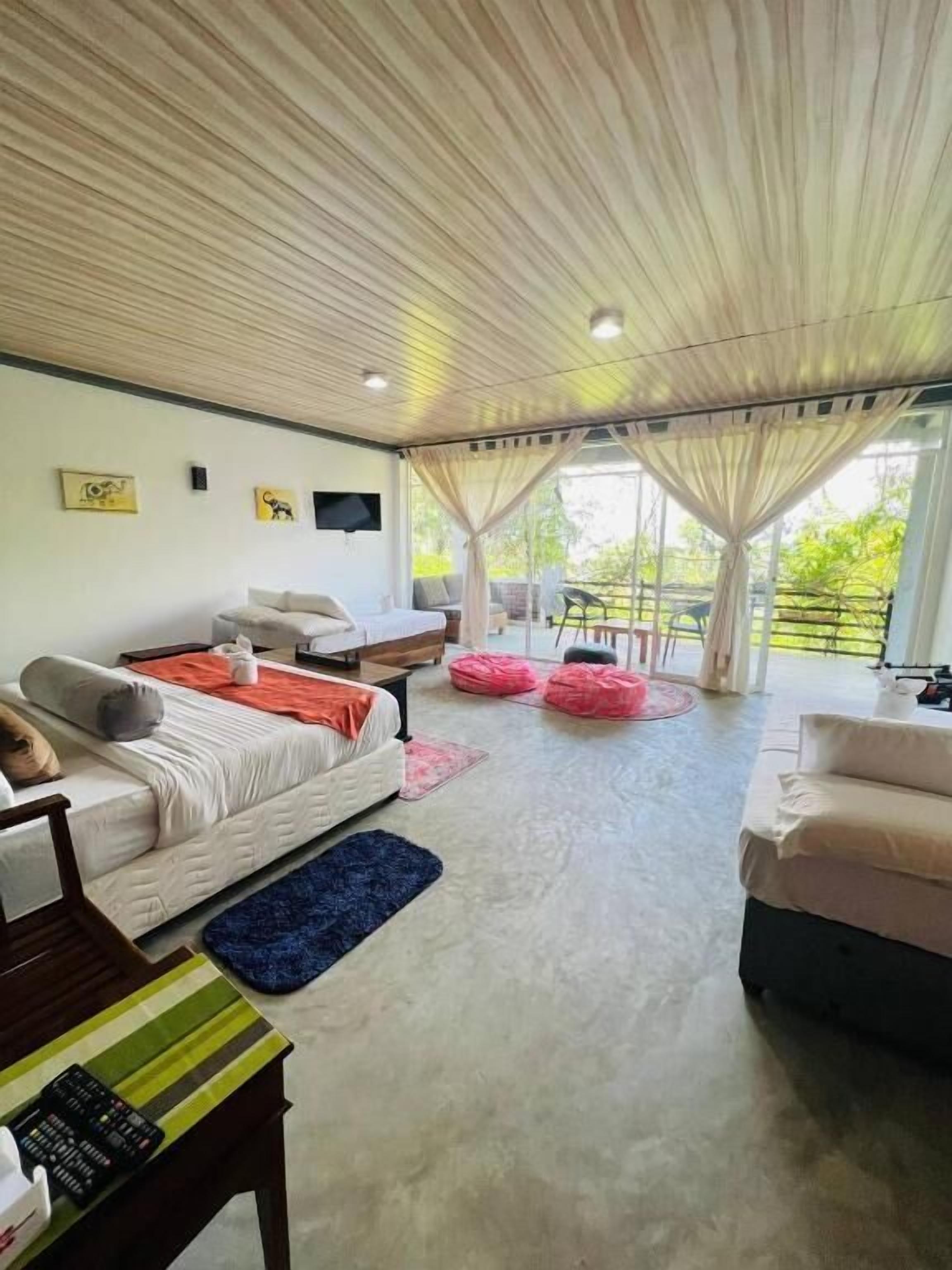 Deluxe-Dreibettzimmer, Balkon, Bergblick