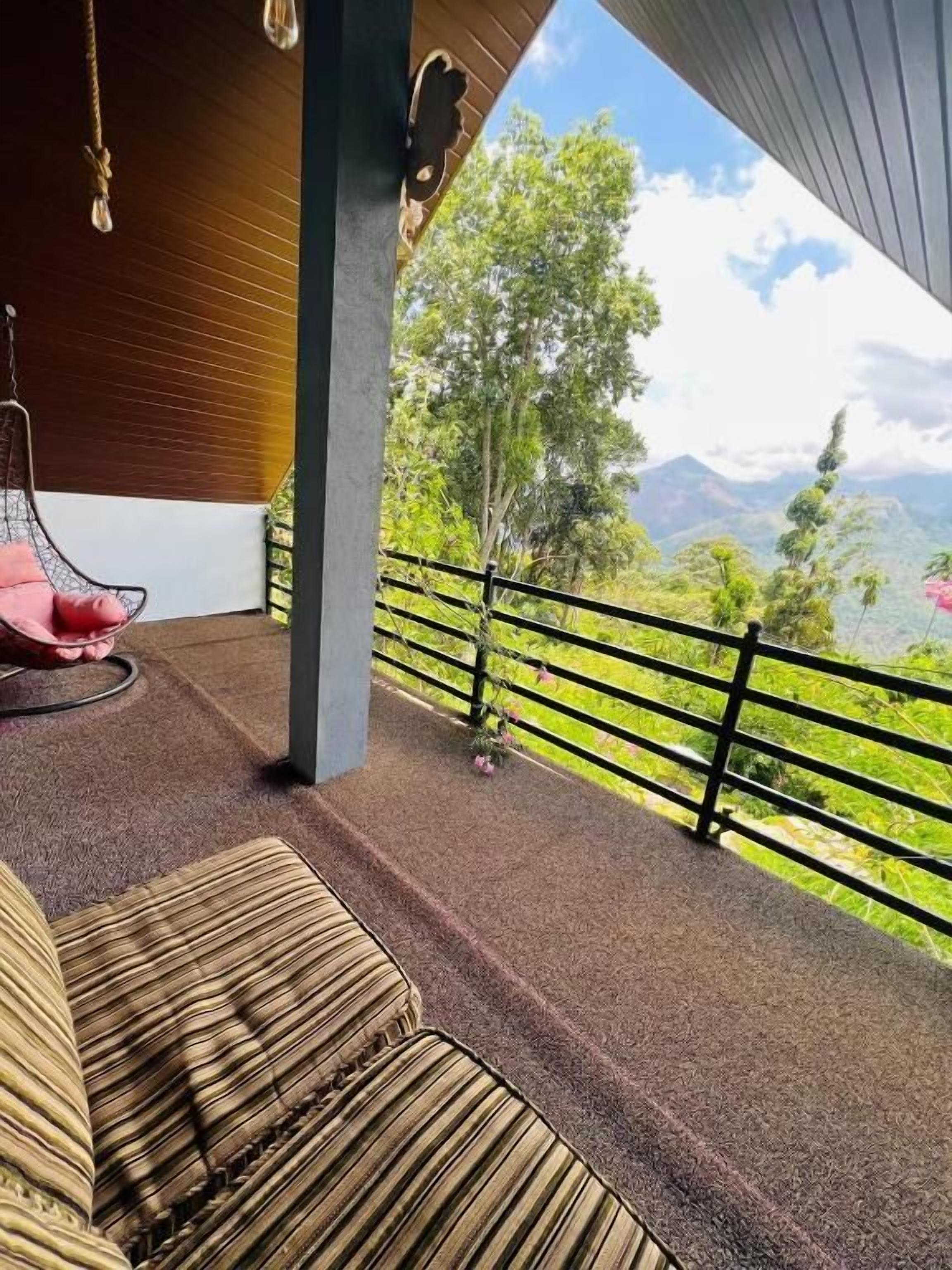 Suite, Balcony, Mountain View | Property grounds