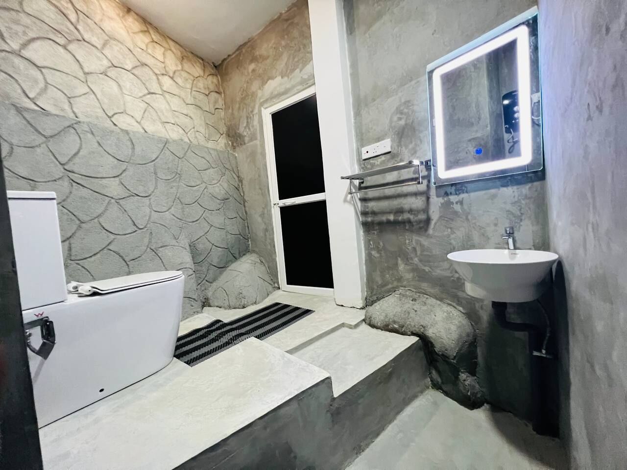 Family Double Room, Balcony, Garden View | Bathroom | Free toiletries, soap, shampoo, toilet paper
