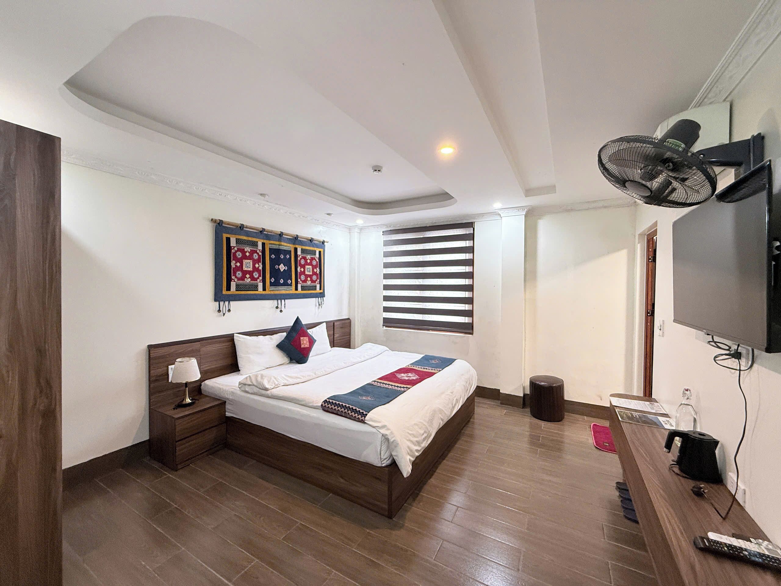 Deluxe Room, City View | Laptop workspace, blackout curtains, soundproofing, free WiFi