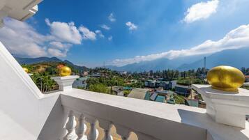Deluxe Room, Mountain View | Property grounds