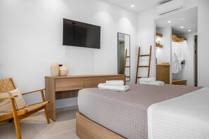 In-room safe, iron/ironing board, free WiFi