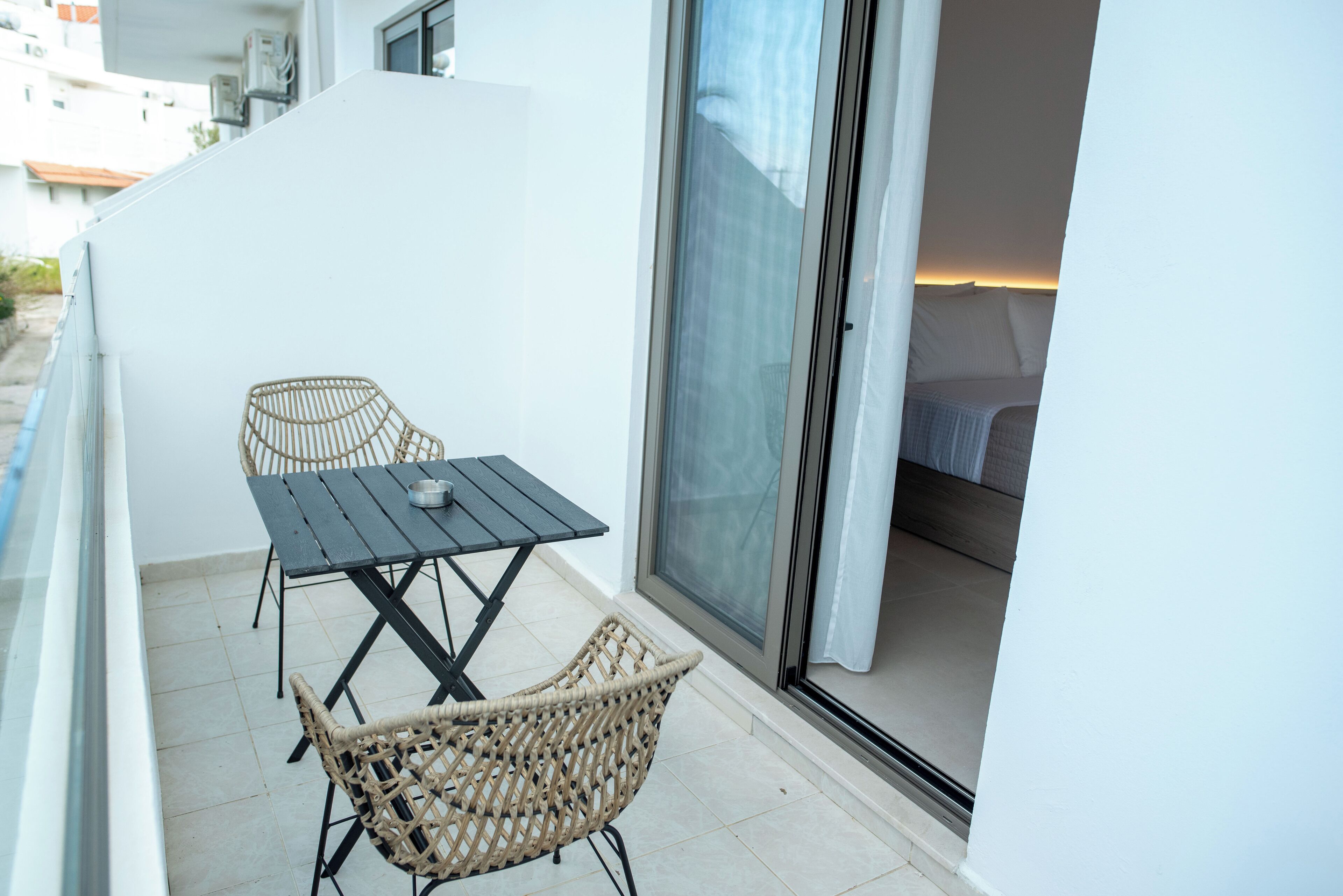 Chambre Double Deluxe, balcon, vue ville | Restauration extérieure