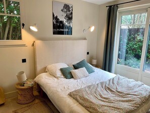 6 bedrooms, WiFi, bed sheets - A0003 Newly renovated villa with pool and bay view steps from the beach (Lège-Cap-Ferret)