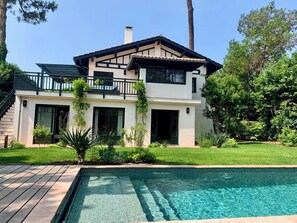Pool - A0003 Newly renovated villa with pool and bay view steps from the beach (Lège-Cap-Ferret)