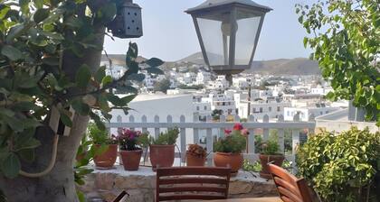 Chrisi's and Jasmin's House – Traditional Stone Home in Patmos Near the Port