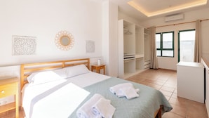Unclassified image, 2 of 30, button - Jávea Beach townhouse with pool for 6 (Jávea)