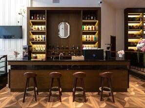 Bar (on property) - James Joyce Coffetel Hotel (Guangzhou)