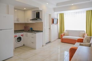 Family Room, City View | Interior - Cemal Bey Hotel (Alanya)