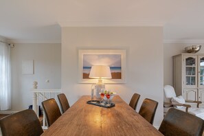Dining - Deichgraf 4 - Charming vacation apartment in Kampen, perfect for four people. (Kampen (Sylt))