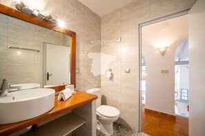 Shower, hair dryer, towels - CostaBlancaDreams - Casa Yoja in Benissa (Benissa)