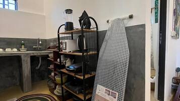 House, 3 Bedrooms, Accessible, Smoking | Interior