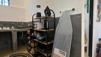 House, 3 Bedrooms, Accessible, Smoking | Interior