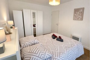 1 bedroom, WiFi, bed sheets - Cosy apartment with balcony 15 minutes from Lille (Ronchin)