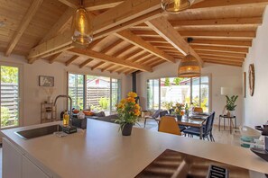 Interior - Renovated house with garden and terrace (Andernos-les-Bains)
