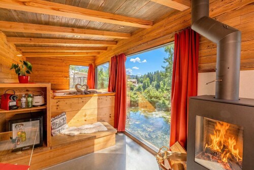 Cozy Waterside Mini Villa near Gstaad & Interlaken