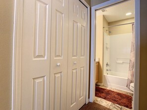 Hair dryer, towels - Emerald Island Resort 4 bed 3 bath with pool/spa (Kissimmee)