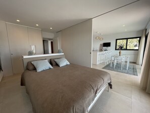 3 bedrooms, iron/ironing board, free WiFi, bed sheets - Ref. Ali12   Modern villa with private pool and sea view (Rosas / Roses)