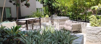 2-bedroom apartment in tranquil San Diego with AC and fitness room