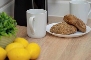 Breakfast meal - Functional Studio in Warsaw | Balcony and Close to Metro (Warszawa)