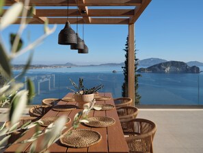 Outdoor dining - Galithea Villa, Heated Pool & Marathonisi SeaViews (MR9X+3X4 Laganas, Greece)