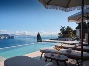 Outdoor pool, a heated pool - Galithea Villa, Heated Pool & Marathonisi SeaViews (MR9X+3X4 Laganas, Greece)