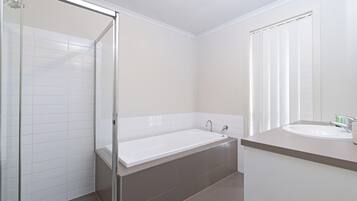 Family House, Patio, Garden View | Bathroom