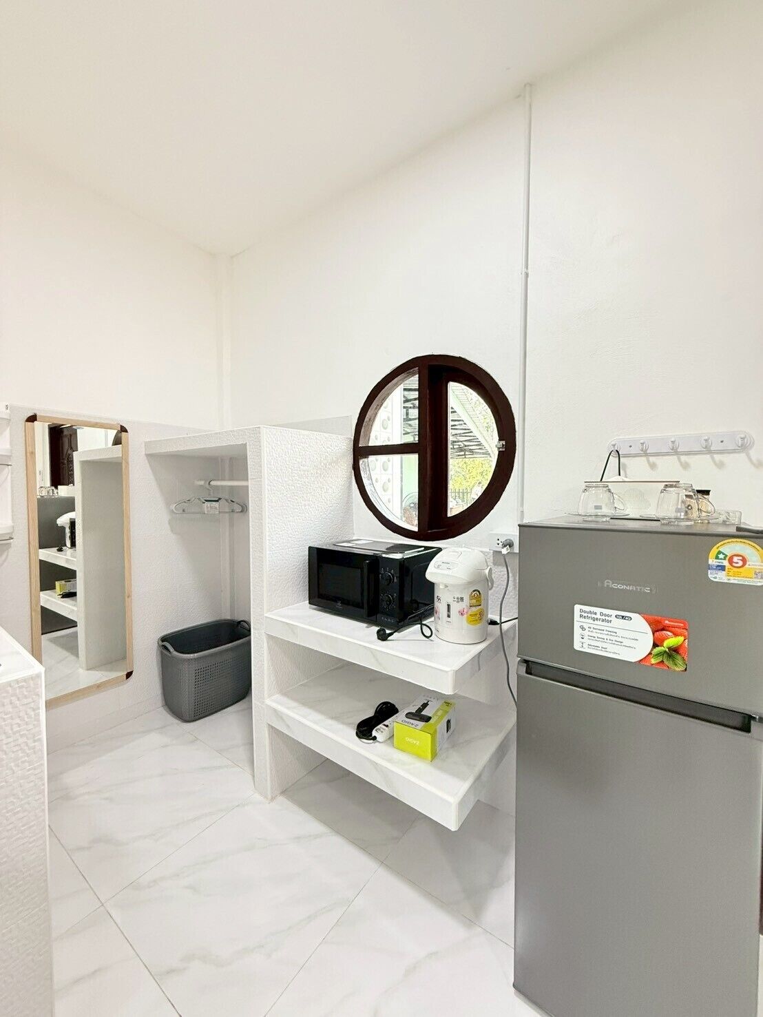 غرفة عادية - منظر للحديقة | المنشأة من الداخل