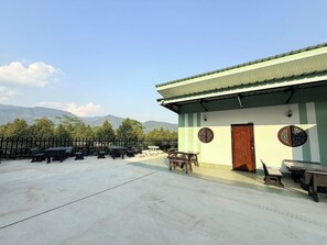 40-inch TV with cable channels - Khaochamao View (Khao Chamao)