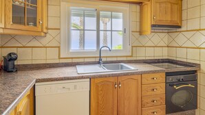 Coffee/tea maker, fridge, oven, dishwasher - CHL La Concepción, Adeje: amazing sea views (Adeje)