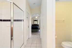 Hair dryer, towels - Gated 4 bed with Pool and Spa close to Disney (Davenport)