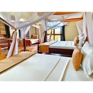 Laptop workspace, free WiFi, bed sheets -  Sand Bank View Hotel  (Kiwengwa)