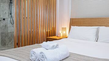 Deluxe Apartment, Ocean View | Iron/ironing board, free WiFi