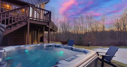 Juniper Cabin | Hot Tub, Pond + Fire-pit, A-Frame