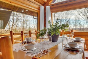 Dining - Juniper Cabin | Pond + Fire-pit (Middlefield)