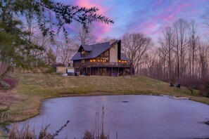 المنشأة من الخارج