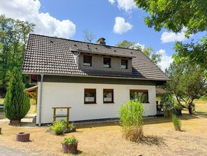 Exterior - Holiday Home 'Landhaus Holly' with Private Terrace, Veranda, Wi-Fi and Air Conditioning (Frielendorf)