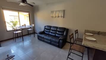 House, 2 Bedrooms, Smoking | Living room